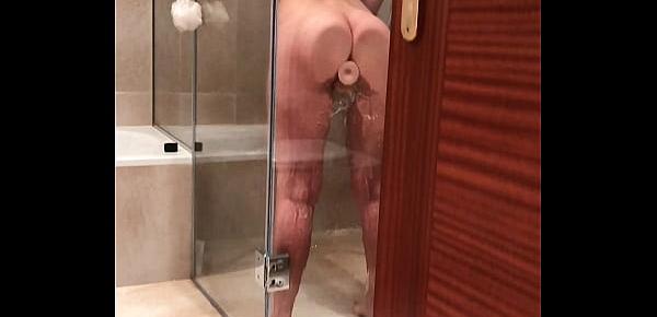  Pervert films blonde girl during orgasm in hotel shower